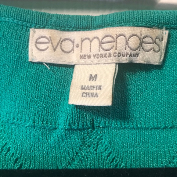 Woman’s sleeveless Medium green top - Picture 2 of 7